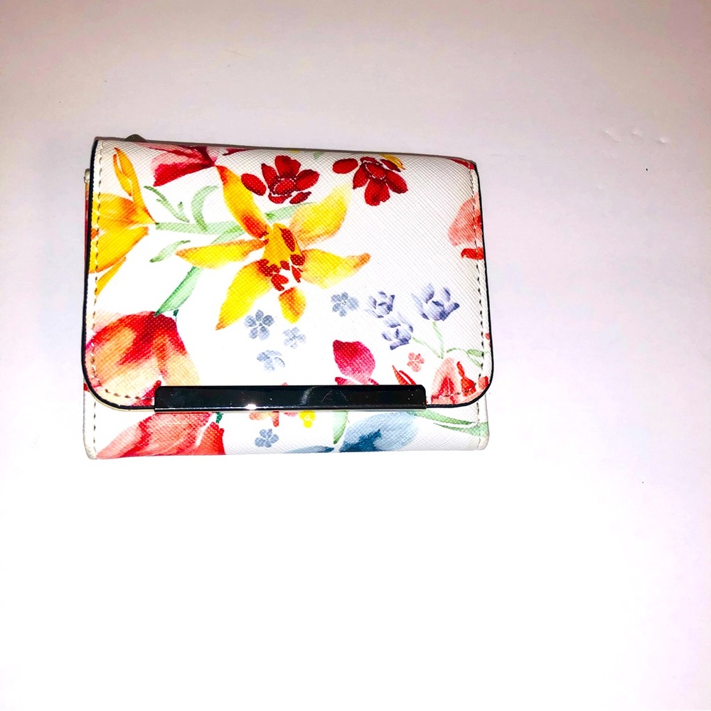 🦋Safe Keeper Floral Vegan Leather Wallet